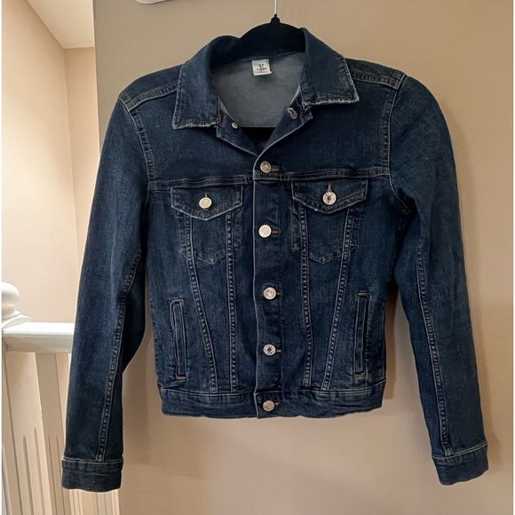 Jean jacket tight fitted size 4 - Picture 1 of 1